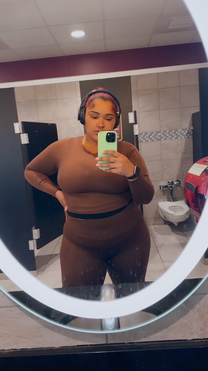 itsraquxl's tweet photo. Took a lil break but im back ❤️🔥 #gymcheckin https://t.co/Rl4gXRzaKE