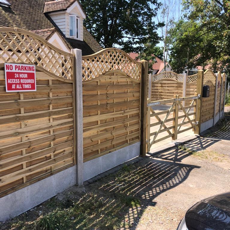 lemonfencing's tweet image. Panels, lattice, trellis, gates, posts and gravel boards, we've got it all. A variety of styles, sizes and materials to choose from. You're bound to find the ideal combination to suit your requirements. #LemonFencing #Fencing #Southend #Essex