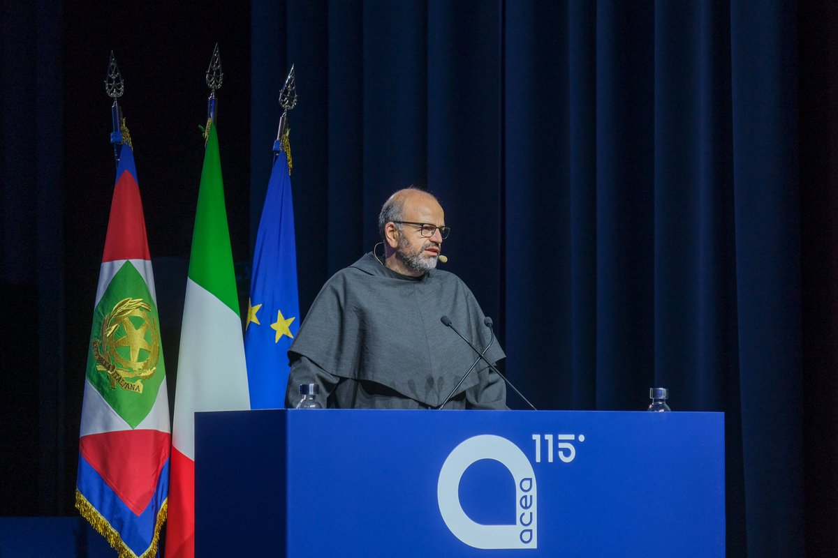 A seguire, il premio Nobel per la fisica Giorgio Parisi e Andrea Rinaldo, vincitore dello "Stockholm Water Prize", hanno dialogato sugli effetti del cambiamento climatico sulle risorse idriche, mentre le conclusioni della serata sono state affidate all’intervento di padre
