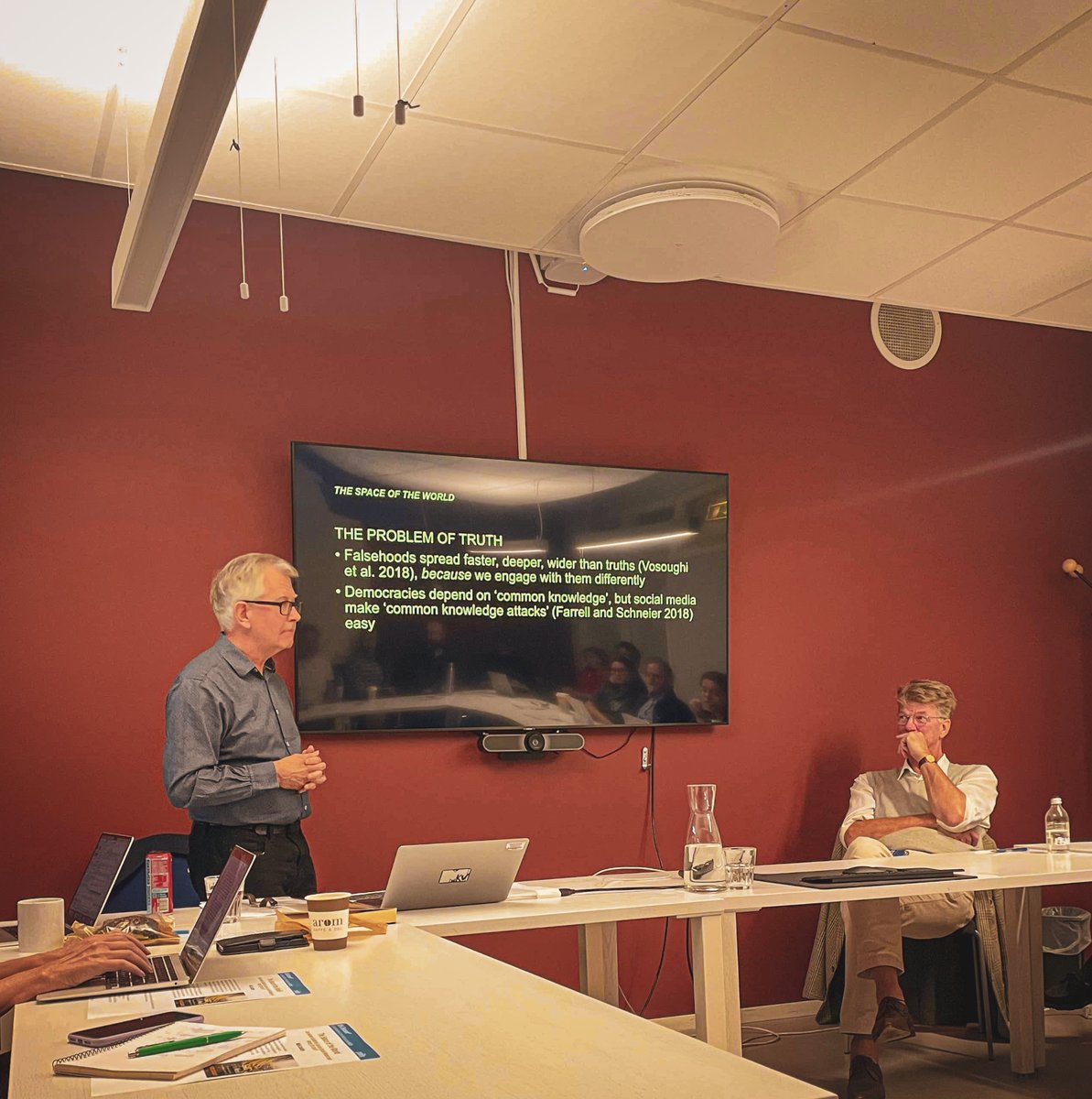 📷 Snippets from today’s Digital Transformations Seminar on “The Space of the World: Can Human Solidarity Survive Social Media and What If It Can't?” 

👋🏼 Great to have you today at Södertörn to hear about your upcoming book, @couldrynick!