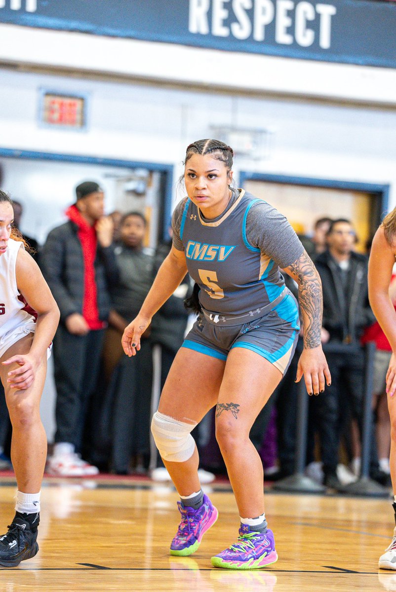 UMSVWBB's tweet photo. Happy Birthday to our Junior Captain JaKaia Lotz! 🐬⭐️💙 https://t.co/GkmsSWdZN9