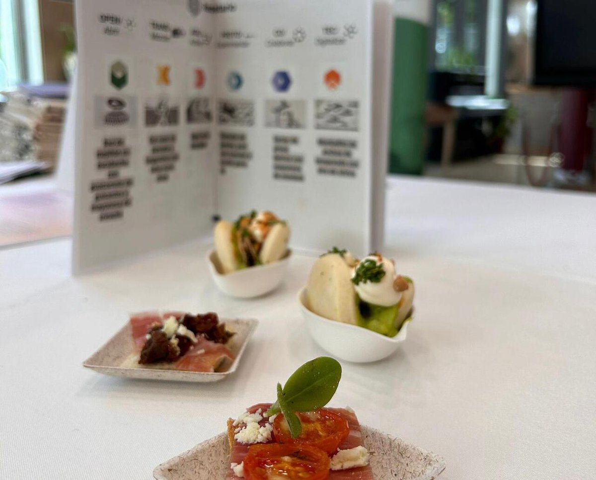 SAEmpleo's tweet photo. 👩‍🍳🔥 Hoy celebramos #CocinaLab: ¡Donde la innovación y la empleabilidad se cocinan juntas! 🔥👨‍🍳

#CocinaLab es una iniciativa del SAE, impulsada por el COE Andalucía, para generar ideas y soluciones que mejoren la empleabilidad. https://t.co/p4AxllWiFN