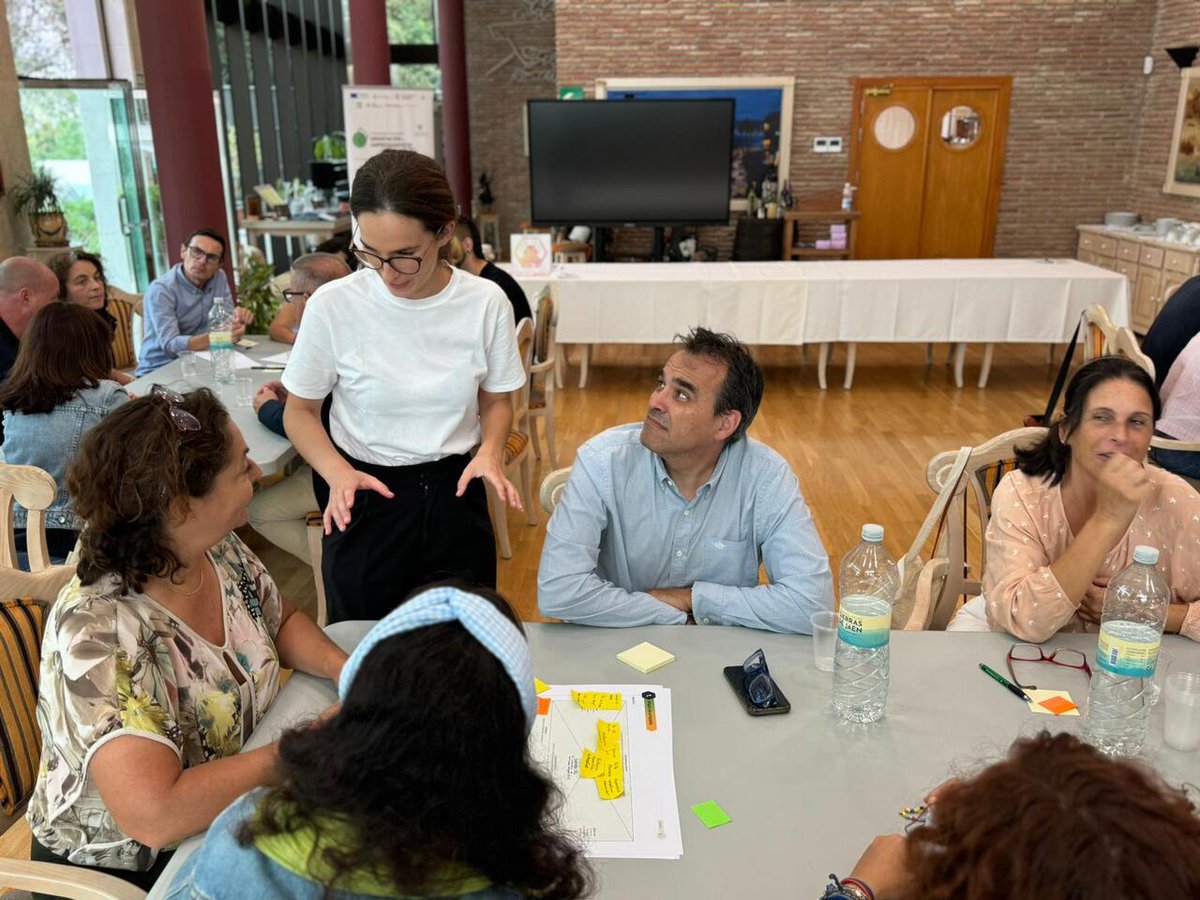 SAEmpleo's tweet photo. 👩‍🍳🔥 Hoy celebramos #CocinaLab: ¡Donde la innovación y la empleabilidad se cocinan juntas! 🔥👨‍🍳

#CocinaLab es una iniciativa del SAE, impulsada por el COE Andalucía, para generar ideas y soluciones que mejoren la empleabilidad. https://t.co/p4AxllWiFN