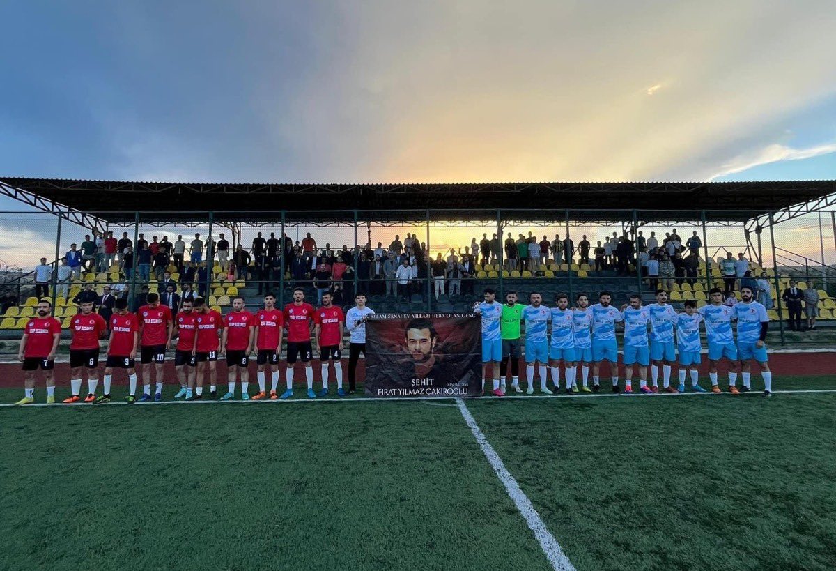 Ulku_Ocaklari's tweet photo. 📍TEKİRDAĞ

Ülkü Ocakları Tekirdağ İl Başkanlığı tarafından düzenlenen Geleneksel Futbol Turnuvası'nın final karşılaşması gerçekleştirildi. https://t.co/b7x0YlnQOS