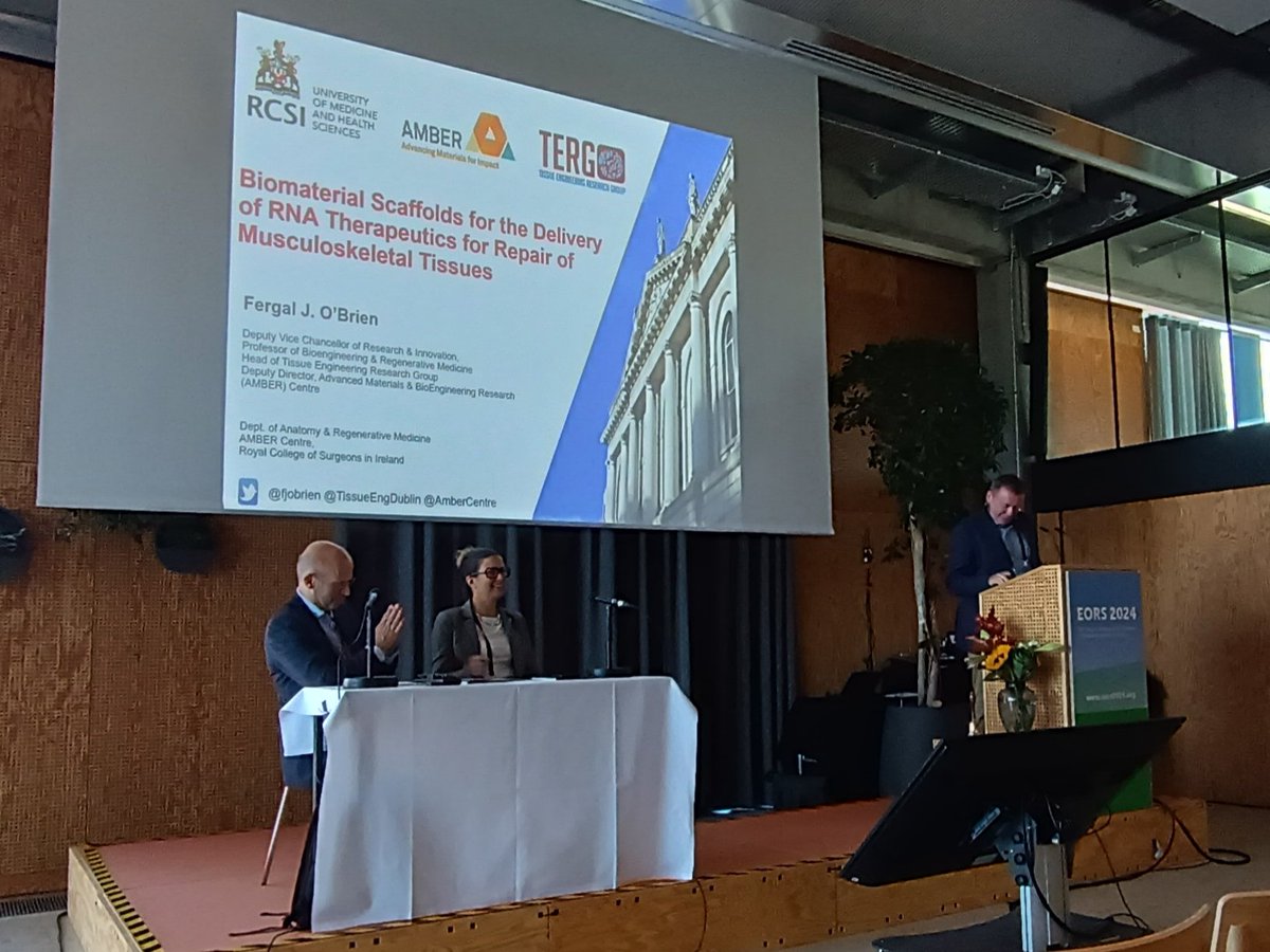 Great talk of <a href="/fjobrien/">Prof. Fergal O'Brien</a> to start at #EORS2024 with some messages to take from microRNA and scaffolds in musculoskeletal defect #orthopaedic #research #TergOnTour <a href="/TissueEngDublin/">RCSI TERG</a> <a href="/RCSI_Irl/">RCSI</a>