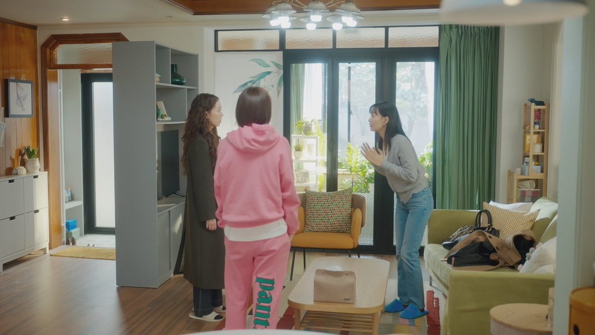 iconickdramas's tweet photo. No Gain No Love gave us a one-of-a-kind trio: one in a fake marriage, one in a poly relationship, and the other a web novel writer of R18 fics 🤣 https://t.co/0MUUJGYFoY