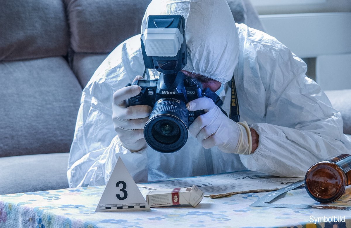 KapoZuerich's tweet image. In den frühen Morgenstunden des Mittwochs haben Rettungskräfte in einer Wohnung in #Glattbrugg einen leblosen Mann gefunden. Die Kantonspolizei Zürich hat zwei Männer verhaftet. Ein #Delikt steht im Vordergrund. 

zh.ch/de/news-uebers…