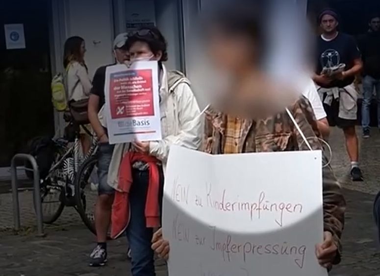 Auf den Tag drei Jahre nach dem Mord von Idar-Oberstein steht ab heute eine weitere Person vor Gericht, die sich während der Pandemie radikalisierte: Ein 19-Jähriger, der einen Anschlag geplant und Waffenteile im 3D-Drucker hergestellt haben soll: fr.de/hessen/prozess…