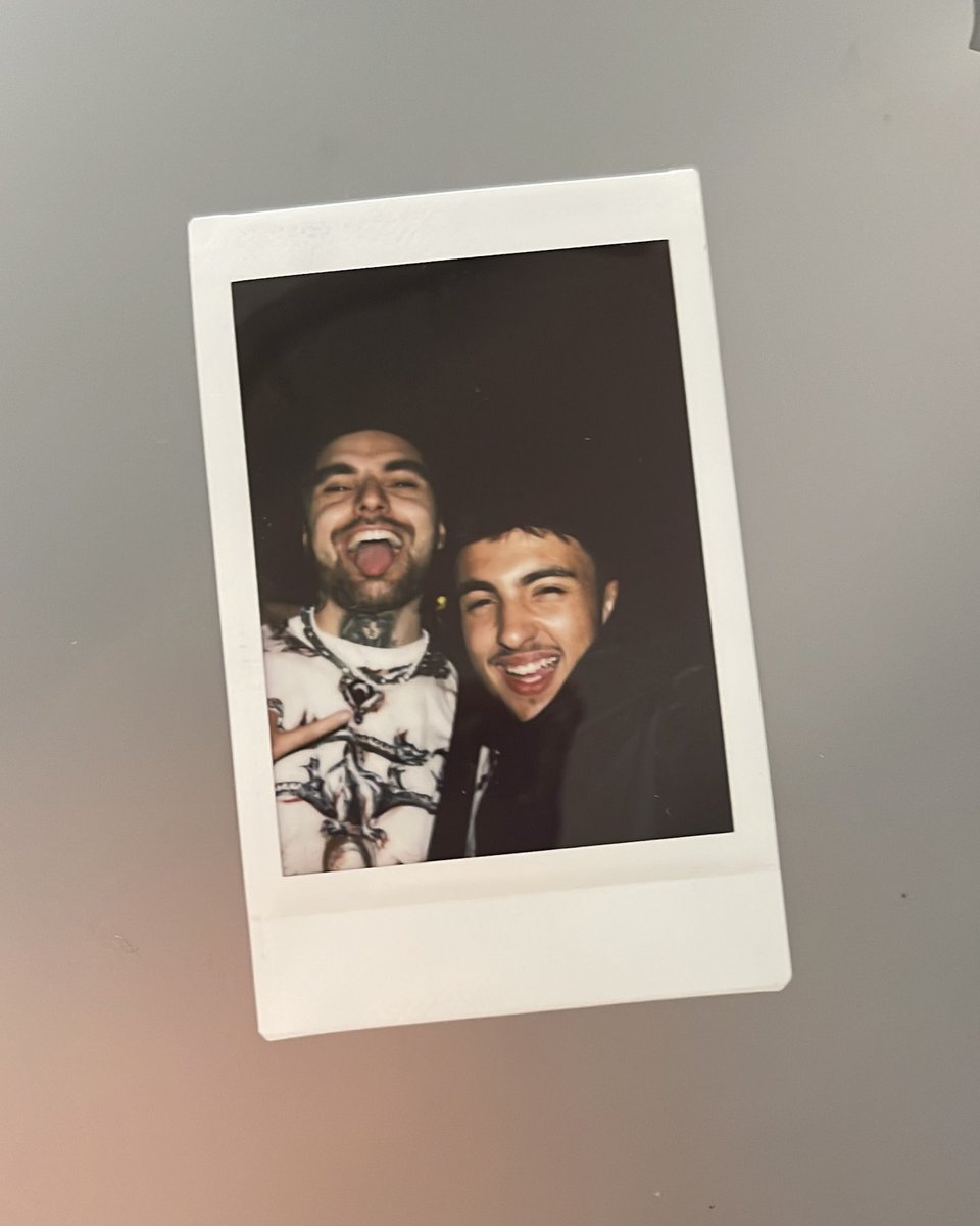 Trop content d’avoir fait parti du projet Everest en shootant la campagne <a href="/Nike/">Nike</a> “Road to Everest” et l’affiche du docu Kaizen avec <a href="/AziaTack/">Aziatack</a> en post prod 💙 bien joué frérot <a href="/Inoxtag/">Inoxtag ⚡️</a>