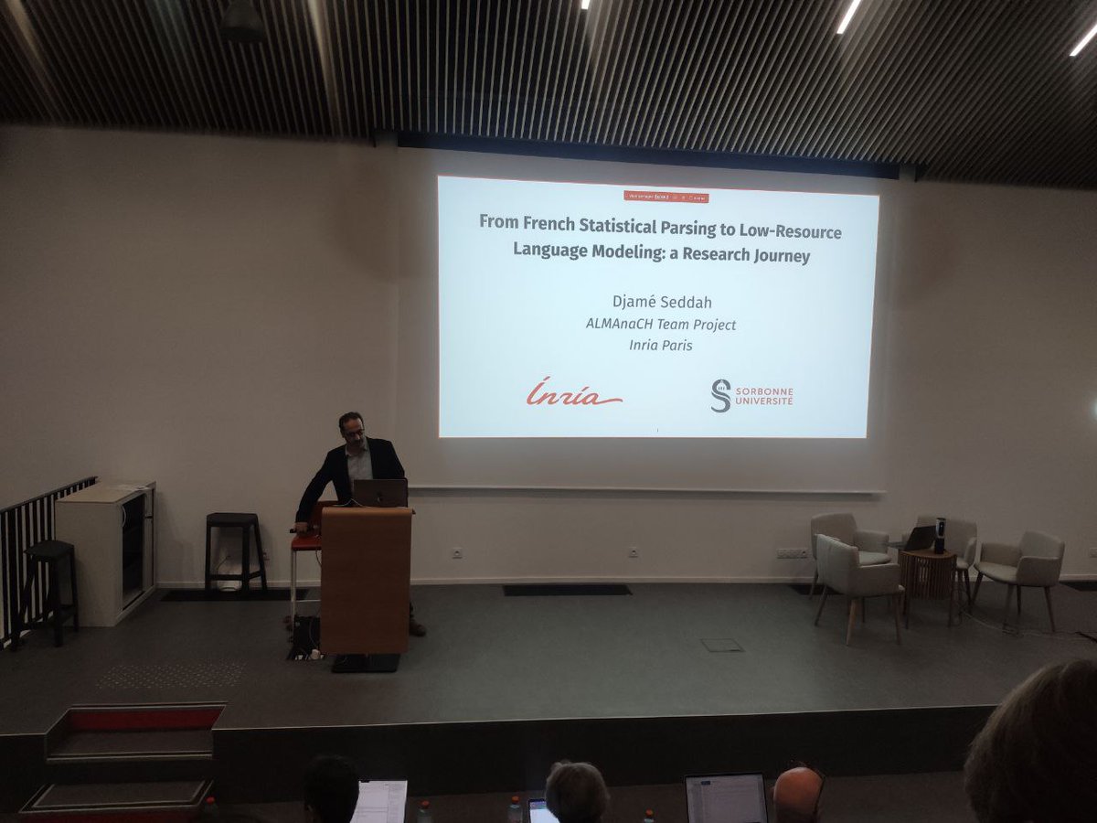 gguibon's tweet photo. La soutenance d'HDR de Djamé Seddah commence maintenant : https://t.co/soPyaVTXiY https://t.co/KVbdRX7XmJ
