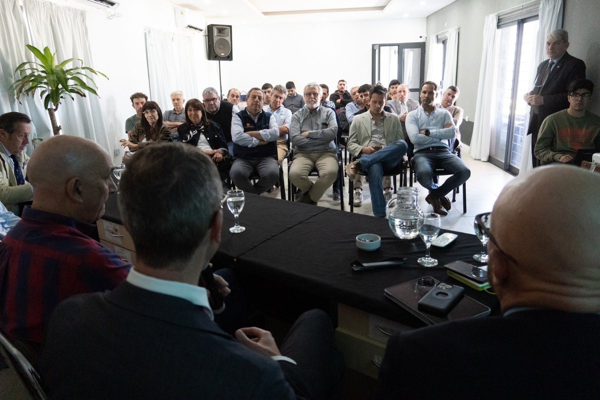 MiceCatamarca's tweet photo. 🤝🇮🇹 En un evento organizado por @Senadocat recibimos a enviados de @confartigianato y Casartigini Imprese Liguria, entidades italianas abocadas al impulso de PymES. Conversamos sobre inversión y desarrollo tecnológico para agregar valor a las cadenas de producción primaria  🧵👇 https://t.co/5xgSNpy6dC