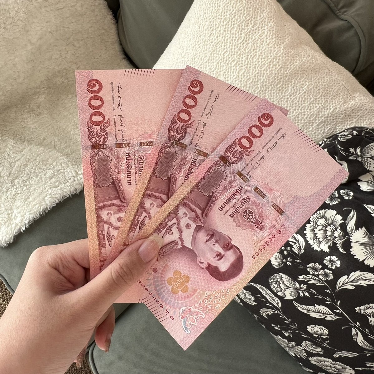 สุ่มแจก 300 บาท 
จำนวน 1 คน 

💖รีทวิตนี้+รีต้นทวิต 

ใครเล่นแล้วรายงานตัวเลยน้า 
ประกาศผลวันพรุ่งนี้ตอน  22.00 ค้าบ