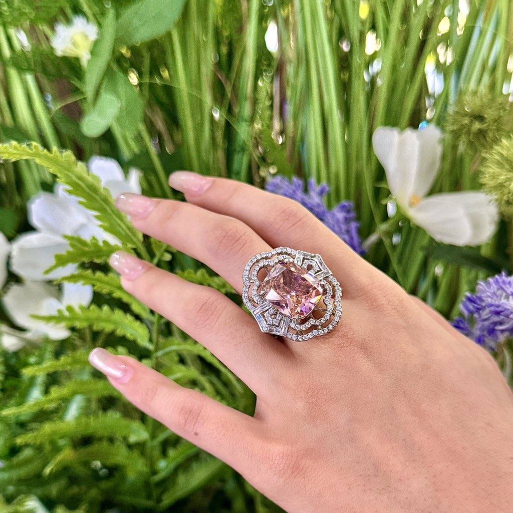 ZONGSIAJEWELRY's tweet image. Vintage allure meets modern design with this Art Deco-inspired pink gemstone ring. Its captivating luxury and distinctive shape make every appearance a statement, showcasing your individuality and refined taste. #ZONGSIA #ArtDeco #PinkGemstone #CaptivatingCharm #jewellery
