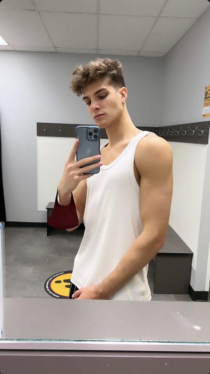 ethansecrett's tweet photo. Make sure I'm clean all over https://t.co/3LLpWRK5sQ