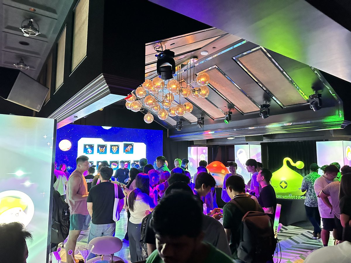opensea's tweet photo. Friends, fun, and the best vibes ✨Thanks for having us tonight @MaplestoryU https://t.co/xrHhyHpDHl