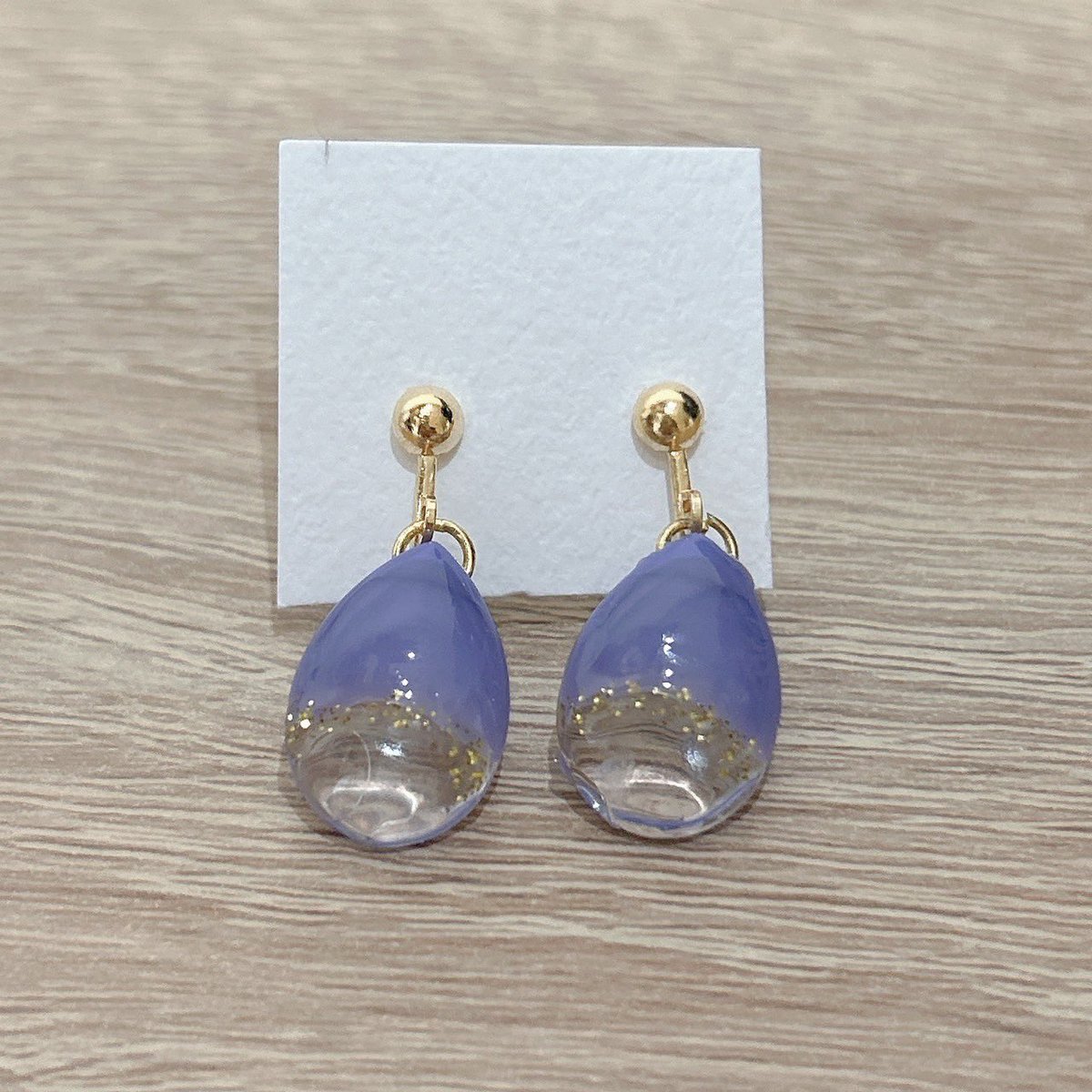 handmade_relia's tweet photo. ☆新商品です☆
①レジンイヤリング(花)
~むらさき~
②レジンイヤリング(しずく)
~グラデーション~
#Relia #Creema #アクセサリー #accessory #ハンドメイド #handmade #レジン #レジンアクセサリー #イヤリング #earring #新商品 #姫路 #オシャレ #自由 #好き #楽しむ https://t.co/focSzNZCmn