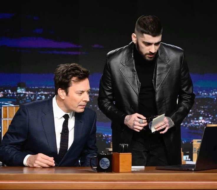 ZJMCRAVE's tweet image. the way he ate both times.