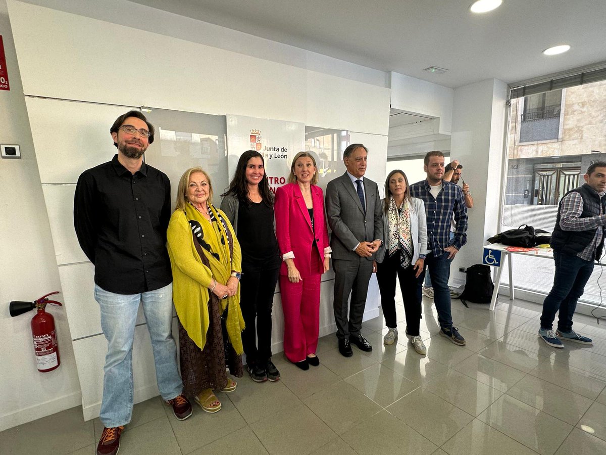 abd_ong's tweet photo. 🧡 @Fperezanton, presidenta del Grupo @abd_ong, ha asistido a la inauguración del nuevo Centro de Atención a las Familias "Mediacyl" en Salamanca, de la Junta de Castilla y León gestionado por el Grupo ABD.

🏛️ El acto contó con la presencia del Alcalde del @aytoSalamanca, @CGCarbayo, y la Vicepresidenta y Consejera de @familiajcyl de @jcyl, @MIsabelBlanco.

👏 Este centro representa un paso importante en nuestro compromiso con el apoyo y la atención a las familias de la región.

#ABDTransforma #porelmundoquequeremos