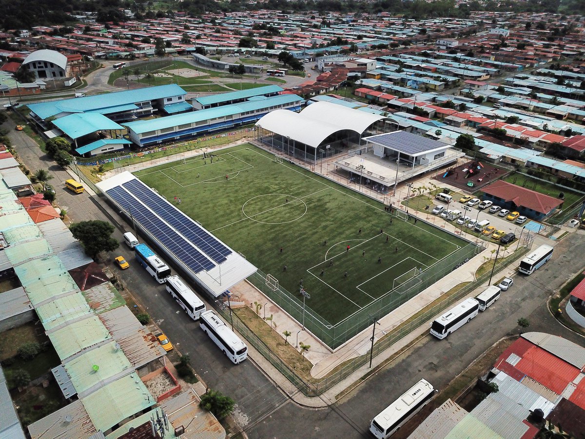 Hoy, 18 de septiembre, se cumplen 7 años de la inauguración del Complejo deportivo y cultural de La Siesta en Tocumen. Una de las varias instalaciones deportivas o multiusos que realizamos en Panamá Este durante nuestro quinquenio en la Alcaldía. Llevando instalaciones de calidad