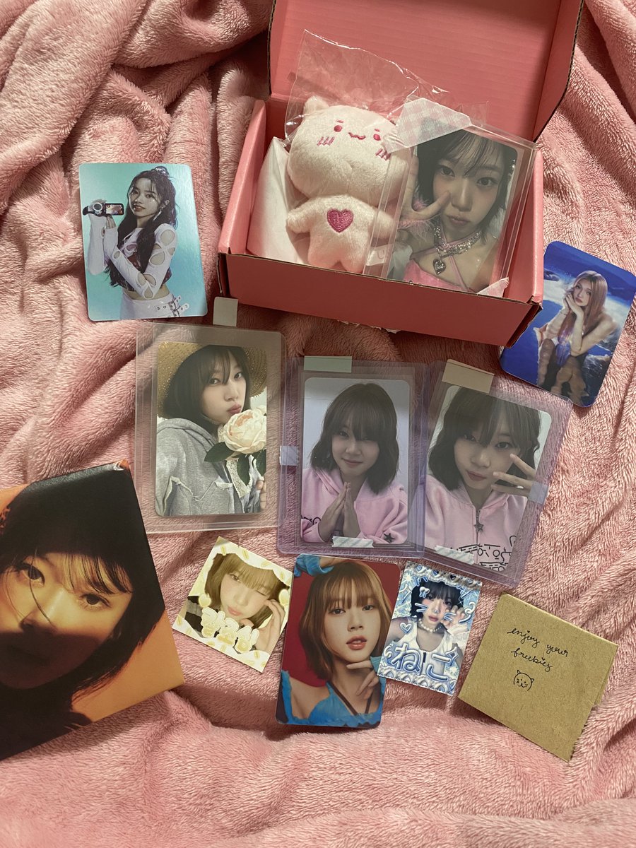 dearjiiyo's tweet photo. Finally nabuksan ko din 🥹 salamat ol 💗

@PrincessNanakyu @takoyakiaegyo @FanaticForUNIS https://t.co/Xd2sCVs9hd