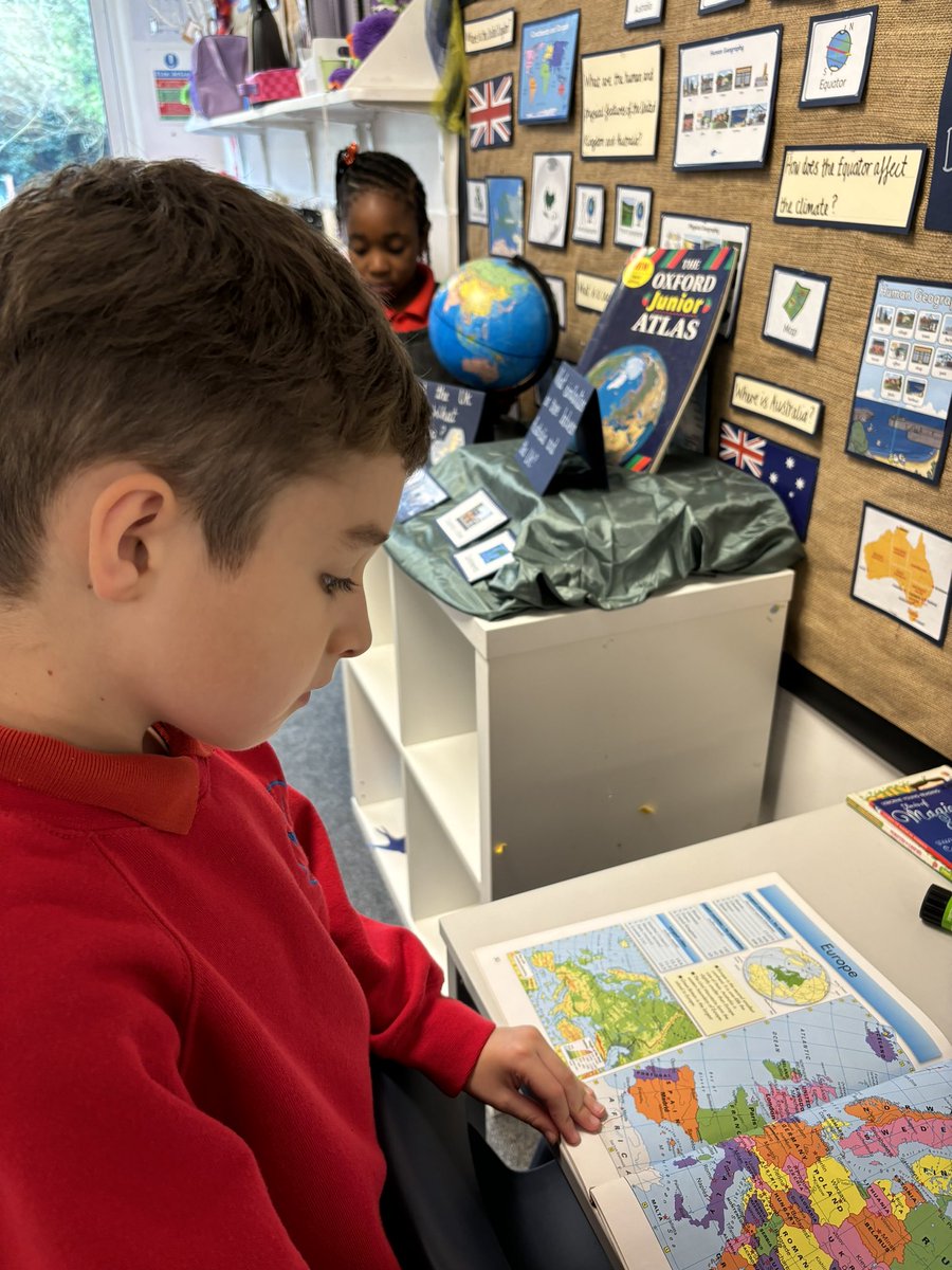 Robins have been using atlases, Google Earth and globes to locate the United Kingdom and Australia this afternoon. We recalled the continents and oceans from Year 1 and used Mrs Leach’s clues to help us 🇦🇺🇬🇧