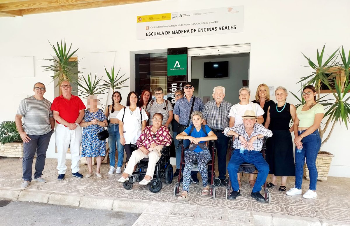 EscuelaMaderaER's tweet photo. Volvemos a recibir con los brazos abiertos a las personas que han participado en los Paseos de Sabiduría, organizada por el Ayuntamiento de Encinas Reales. Encantados de compartir esta experiencia con todas las personas que tienen curiosidad por conocernos mejor.
#VenALaEscuela https://t.co/XYLQxYVz4i