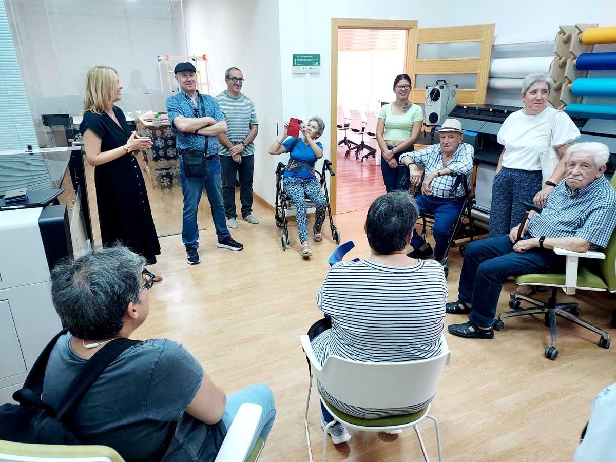 EscuelaMaderaER's tweet photo. Volvemos a recibir con los brazos abiertos a las personas que han participado en los Paseos de Sabiduría, organizada por el Ayuntamiento de Encinas Reales. Encantados de compartir esta experiencia con todas las personas que tienen curiosidad por conocernos mejor.
#VenALaEscuela https://t.co/XYLQxYVz4i