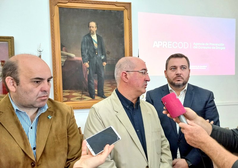 Estuvimos en ciudad de Esperanza presentando los programas llevados a cabo por APRECOD para la Prevención y Abordaje de las Adicciones. Gracias a las autoridades por recibirnos y por la predisposición en atender esta problemática

dinamicanoticias.ar/locales/60321-…