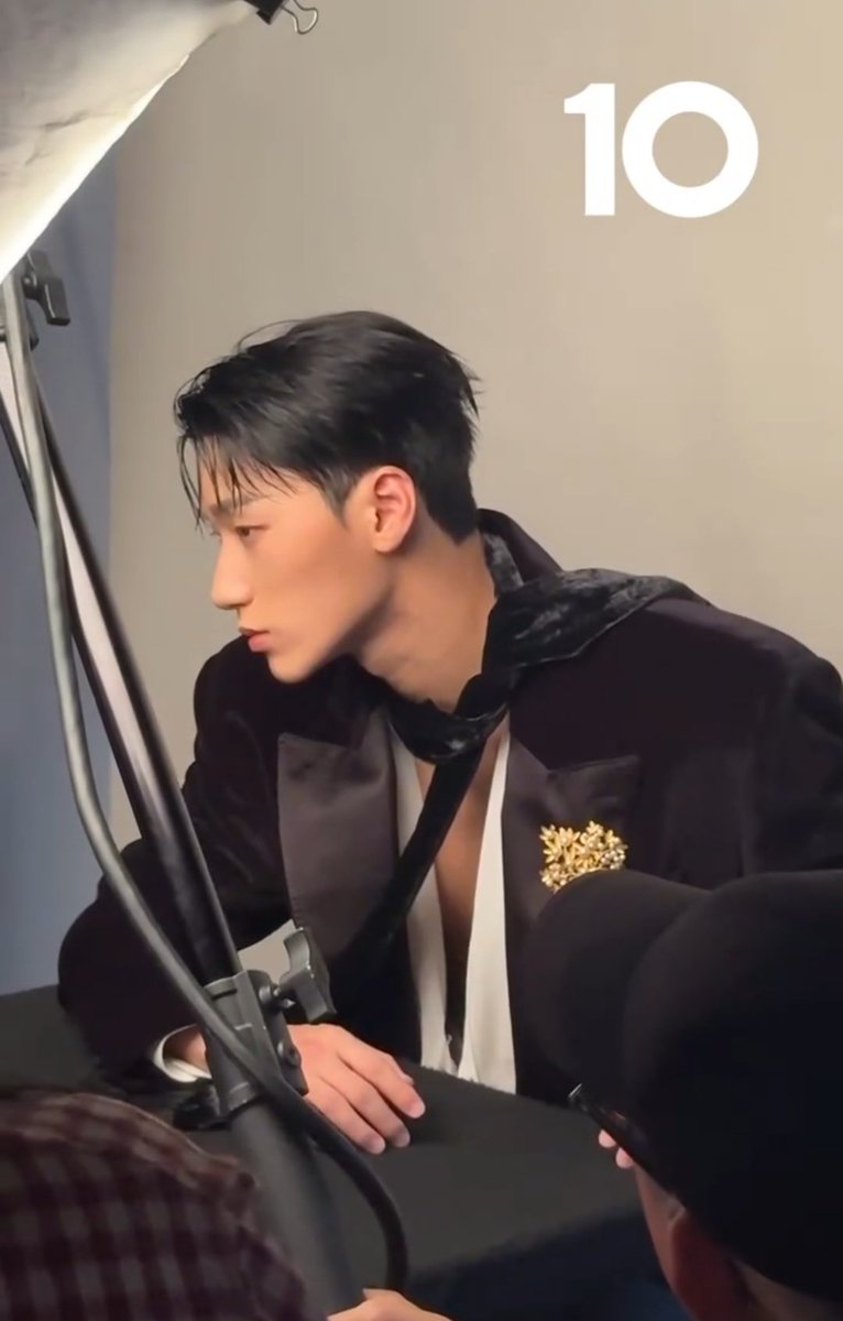 CHOI SAN SIDE PROFILE AND THIS HAIR STYLE OMG NOSEBLEEDING 
#CHOISAN #최산 #DolceGabbana #DGxSAN