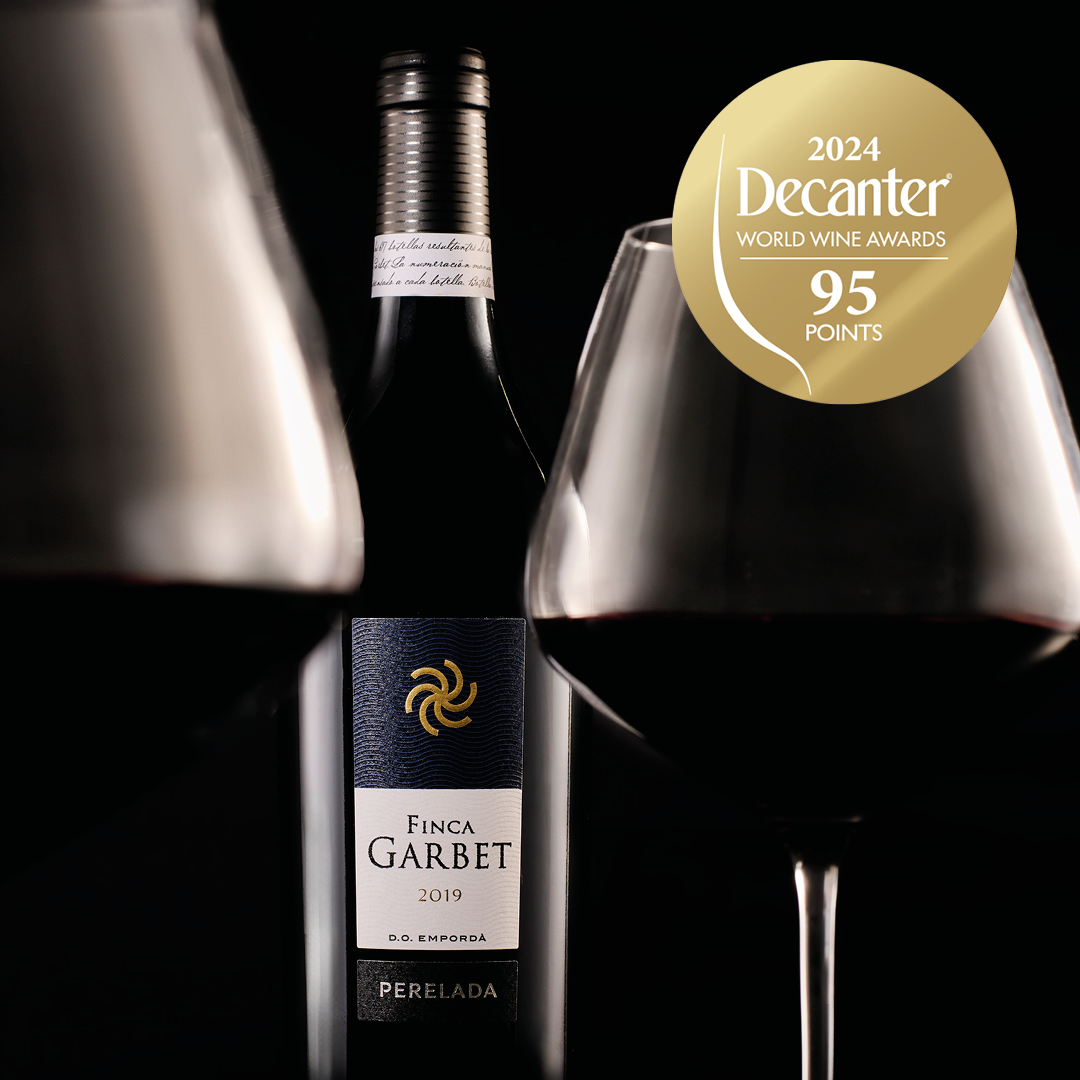 Decanter's tweet photo. 95 pts: Finca Garbet 2019 from Perelada @DecanterAwards. “Blackberry, plum & garrigue herbs glide over fine tannins with a smooth chocolate-coconut oak finish” #Ad #Perelada #doemporda #decanterawards
#Perelada #doemporda #dwwa2024 https://t.co/ppCMQDDFkW