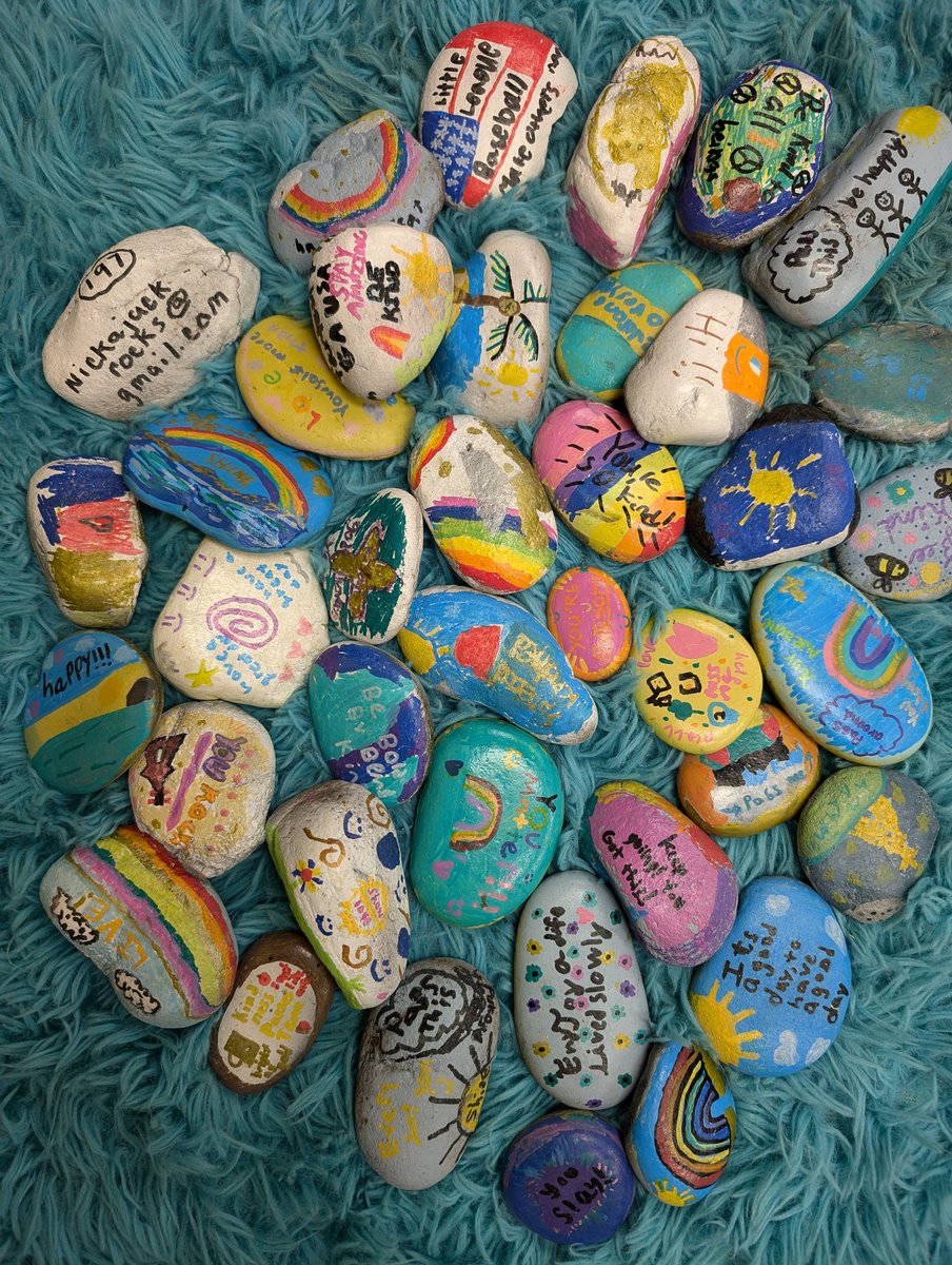 NESTarget's tweet image. #NickajackRocks ❤️ We hope you find one of our students' kindness rocks on their journey to spread kindness and happiness. If so, email us with a picture and the number you found. We'd love to read a little backstory too. We're tracking our rocks! #lovetothinkhere @NESBraves ❤️
