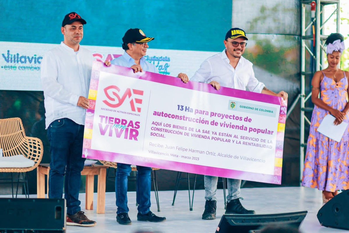 ¡Alcalde AlexBaquero  no sea mezquino con la ciudad!

Que sus intereses particulares no permitan que se lleven de V/cio un megaproyecto como el Hospital de La Paz del cual la anterior <a href="/villavoalcaldia/">Alcaldía de Villavicencio</a>  y el Gobierno Nacional <a href="/petrogustavo/">Gustavo Petro</a>, dejaron el predio para listo para la