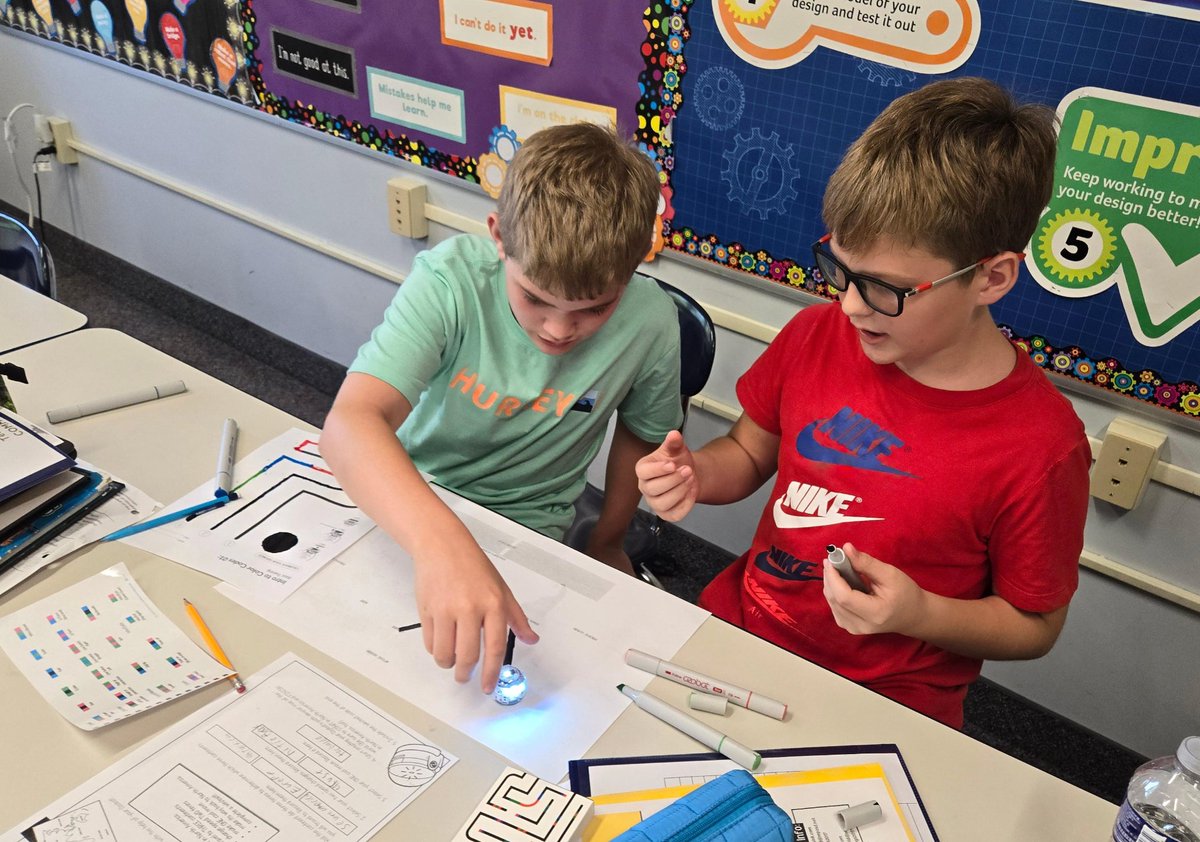 MPASDVikings's tweet image. After learning about Prince Henry’s School of Navigation, Mrs. David, Mrs. Dreistadt, and Ramsay Elementary students became early explorers! With the help of Ozobot robots, they tackled a fun map challenge. 🗺️🤖 #STEM #FutureExplorers #RamsayElementary #EdTech