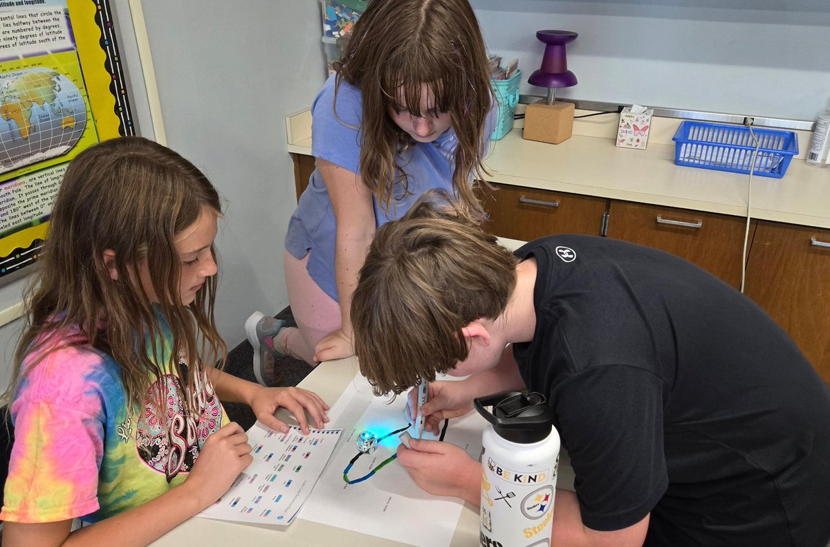 MPASDVikings's tweet image. After learning about Prince Henry’s School of Navigation, Mrs. David, Mrs. Dreistadt, and Ramsay Elementary students became early explorers! With the help of Ozobot robots, they tackled a fun map challenge. 🗺️🤖 #STEM #FutureExplorers #RamsayElementary #EdTech