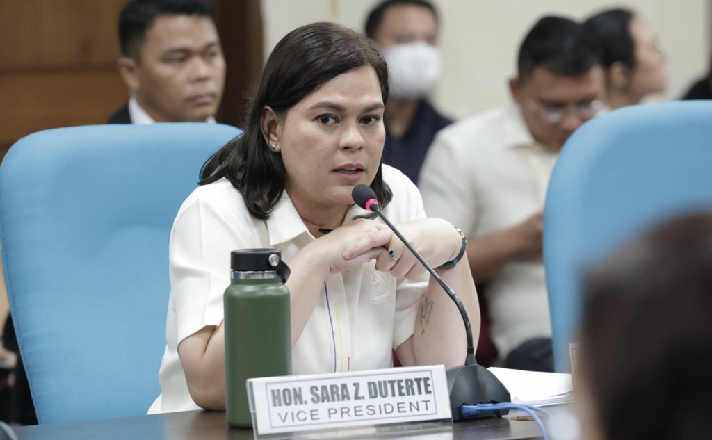 VP Sara Duterte says ‘never again’ teaming up with Marcoses dlvr.it/TDNZcg