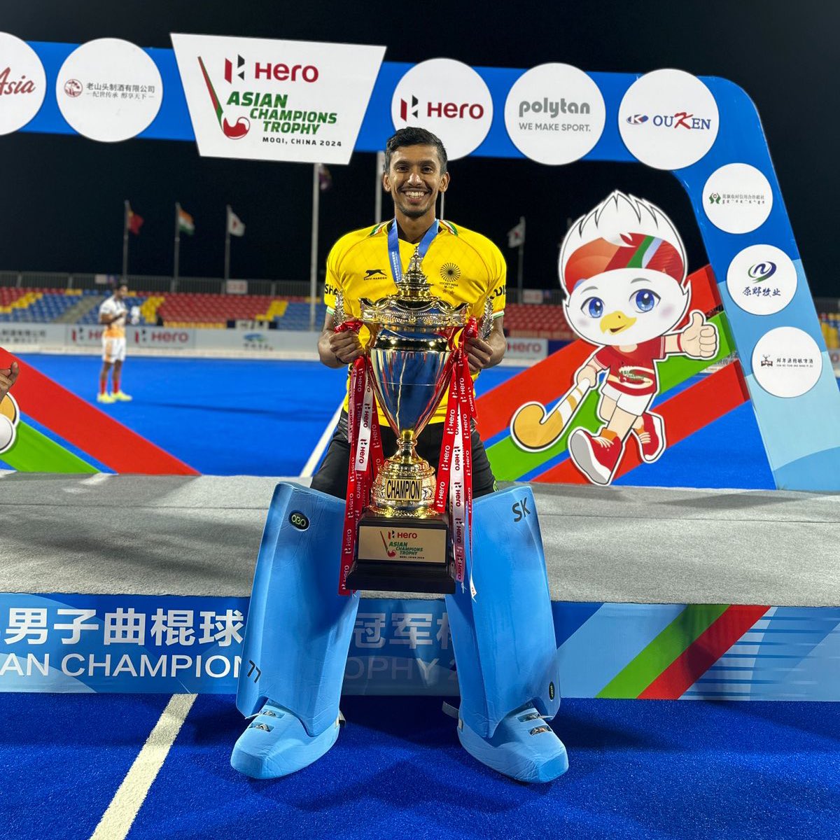 IaSouthern's tweet photo. #SouthernCommand proudly congratulates Naib Subedar Suraj Karkera, the talented goalkeeper from the #BombaySappers, for his integral role in securing victory at the Asian #HockeyChampions Trophy 2024. The Indian team, with an unbeaten performance, claimed their fifth championship title in record-breaking fashion, triumphing over China at the prestigious Moqi Base, Hulunbuir.

#IndianArmy #HockeyAsianChampionsTrophy #HockeyIndia @adgpi @YASMinistry @SpokespersonMoD @PIB_India