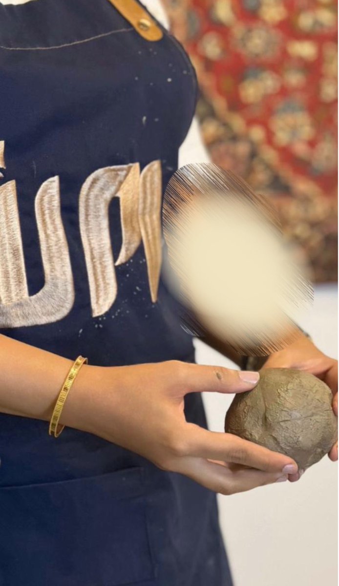 #مجلس_الوزراء: الموافقة على تسمية عام (2025م) بـ (عام الحرف اليدوية)
🇸🇦🇸🇦💚
تعتبر الحرف اليدوية تجسيداً للإبداع والتعبير الفني الذي يساهم في الحفاظ على الهوية الثقافية
#الحرف_اليدوية 
#هيئة_التراث