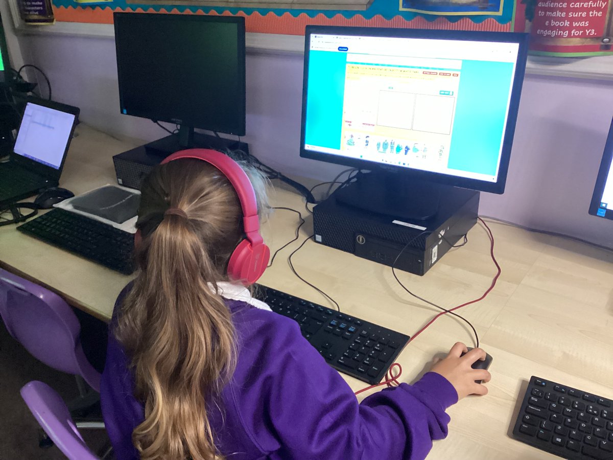 MissMoon tweet media