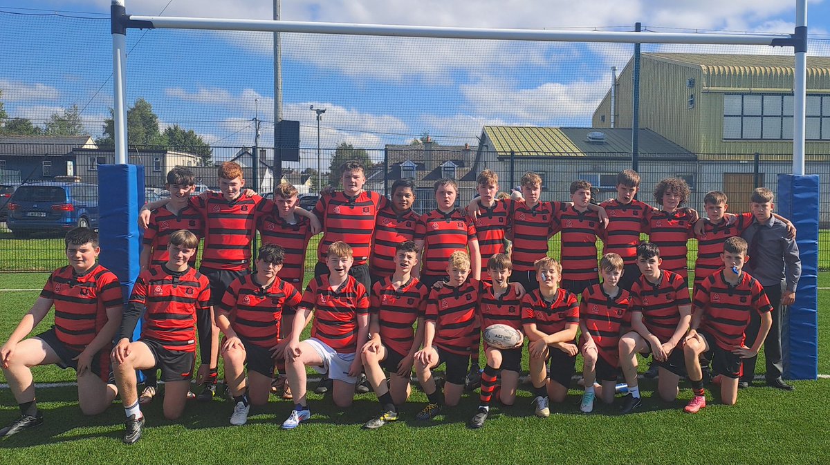hsclonmelcbs's tweet photo. Hard luck to our U15 Rugby team losing to @KinsaleCSRugby  on our 4G pitch today 🏉🔴⚫️ Great performances from several players and we have plenty to build on for our next match away to Villiers next week 🔴⚫️
#Schoolrugby #Rugbyisback https://t.co/bOEfvYoQbB