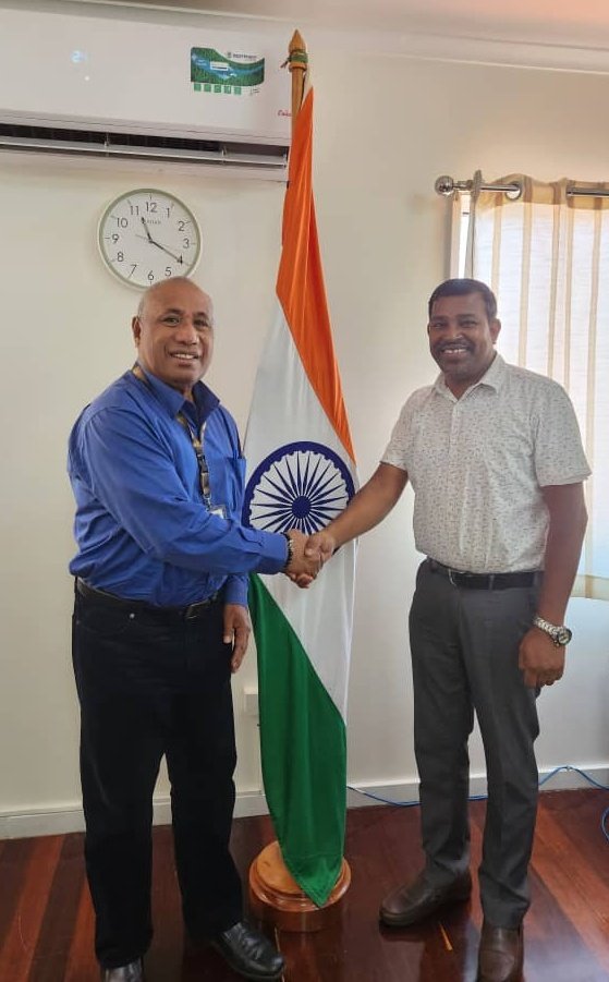 ind_png's tweet image. Cd'A Shri Ravindra Nath, Met with former PNGDF Commander, Commodore Peter Ilau, who will be attending the 2024 edition of ‘Indo-Pacific Regional Dialogue’ #IPRD2024  in New Delhi from October 3-5. Looking forward to his insights and contributions!  #PNGDF  @IndiannavyMedia