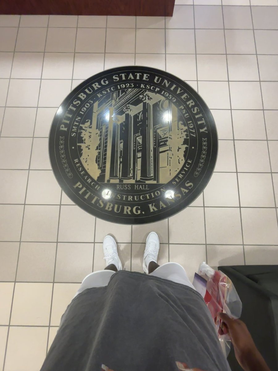 Had an amazing Official Visit at Pitt st‼️Thank you so much for the opportunity <a href="/CoachMill1/">Coach Jesse Miller</a> &amp; <a href="/GorillaTrack/">Mountain Gorilla</a>