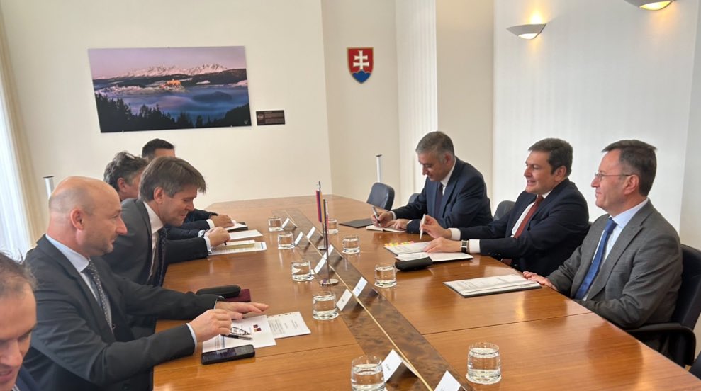 Paruyr Hovhannisyan (@paruyrph) on Twitter photo Productive political consultations between <a href="/MFAofArmenia/">MFA of Armenia🇦🇲</a> and @Slovakia_MFA. Thank you State Secretary <a href="/MarekEstok_SK/">Marek Eštok</a> for excellent exchange on wide range of bilateral-regional issues, deepening 🇦🇲-🇪🇺 partnership and warm hospitality. Productive political consultations between <a href="/MFAofArmenia/">MFA of Armenia🇦🇲</a> and @Slovakia_MFA. Thank you State Secretary <a href="/MarekEstok_SK/">Marek Eštok</a> for excellent exchange on wide range of bilateral-regional issues, deepening 🇦🇲-🇪🇺 partnership and warm hospitality.