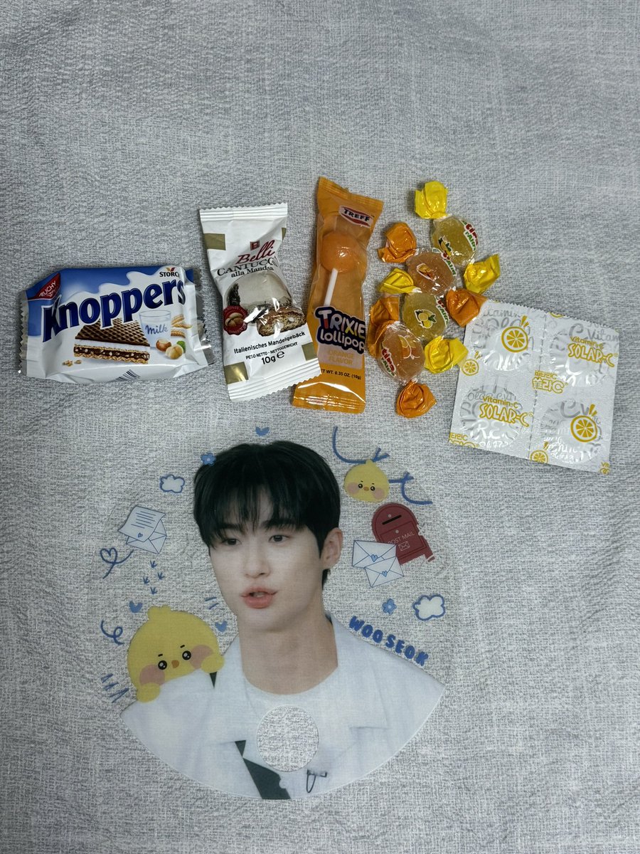 🐥변쨈님의 우석이 부채 이벤트 당첨 후기!!🐥
팬미팅때 나눔하시는걸 알고있었지만 늦게 도착해서 못 받아서 아쉬웠었는데 이렇게 이벤트 당첨되어 받을 수 있어서 너무 행복해요🫠 아직 너무 더운데 잘 사용할게요!! 그나저나 부채만 주셔도 너무 감사한데 간식도 주셔서 감사해요!!🫶🏻
<a href="/byeonjjam/">변쨈</a>