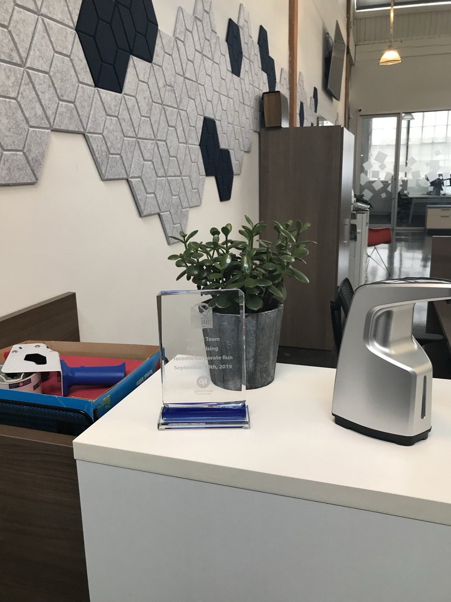 TOCorporateRun's tweet image. Who needs more trophies at your offices?   #wackywednesday #teambuilding #afterworkfun ⁦@GoodTimesRun⁩