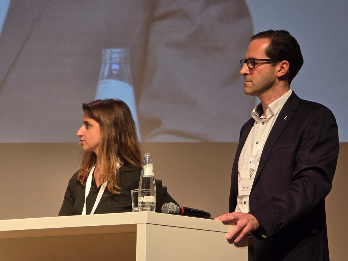 In der bereits letzten Podiumsdiskussion des diesjährigen Ostdeutschen Energieforums geht es um die Sozialverträglichkeit und Akzeptanz der Energiewende mit Paulina Fröhlich, Wolfram Günther, Dr. Maik Piehler, Ingo Seeligmüller und Dr. Ursula Weidenfeld.
