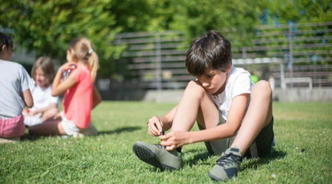 A new, free resource launches to help children with dyspraxia learn everyday tasks

Watch Me Do It is a suite of videos developed by the University to help children learn movement tasks such as tying shoelaces and opening food packaging

mmu.ac.uk/news-and-event…