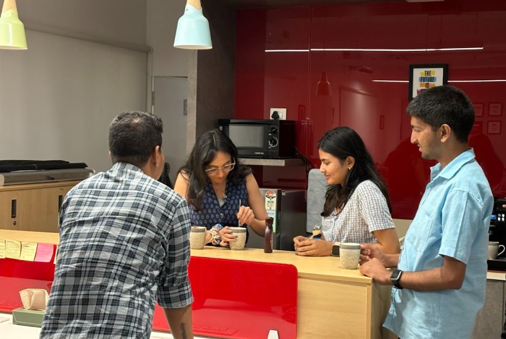 autifynetwork's tweet image. When coffee breaks turn into art class... because why not? ☕🎨 

#AutifyNetworkHQ #OfficeCreativity #LatteArt #Coffee #Startup
