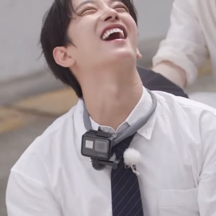 shuasmedia's tweet photo. joshua’s cute giggles  ◠‿◠ https://t.co/kaPoJniA6z