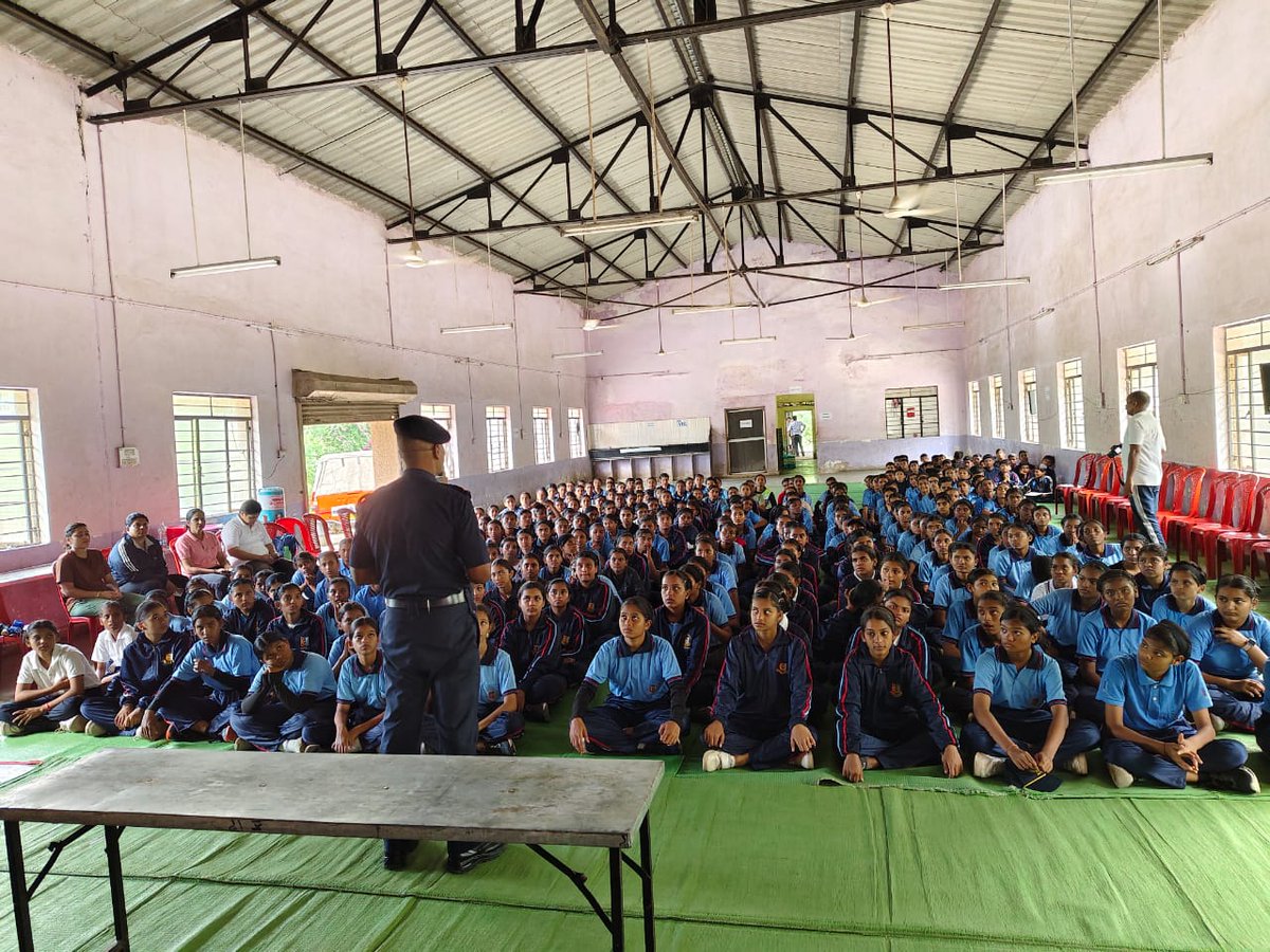 05NDRF's tweet photo. 🚨 Team 5 NDRF led a successful Disaster Management Training at the 03MAH Girls BN NCC Camp, Saoner, with 290 participants. “Preparation is the key to success” and “Disaster preparedness is a shared responsibility.” #NDRF #DisasterTraining #NCCNERQuiz @ANI
@ndmaindia
@PIBMumbai https://t.co/Tkmd6hrOnD