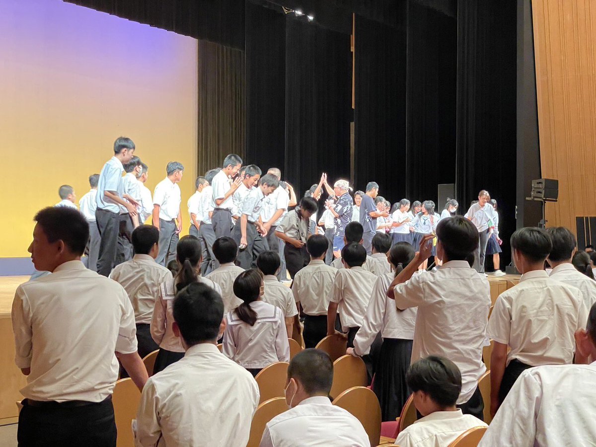 写真届いた〜〜〜〜

みんなに感謝！！

肩書きもなんもない半袖半ズボン野郎の LIVEに真剣に向き合ってくれてありがとう！！

心に響いて良かったです！！

結局は、人と人！！